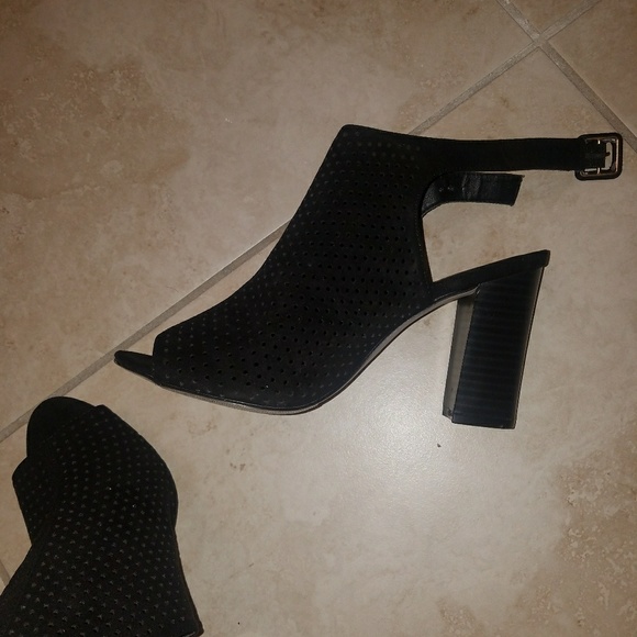 Open toe booties - Picture 2 of 4